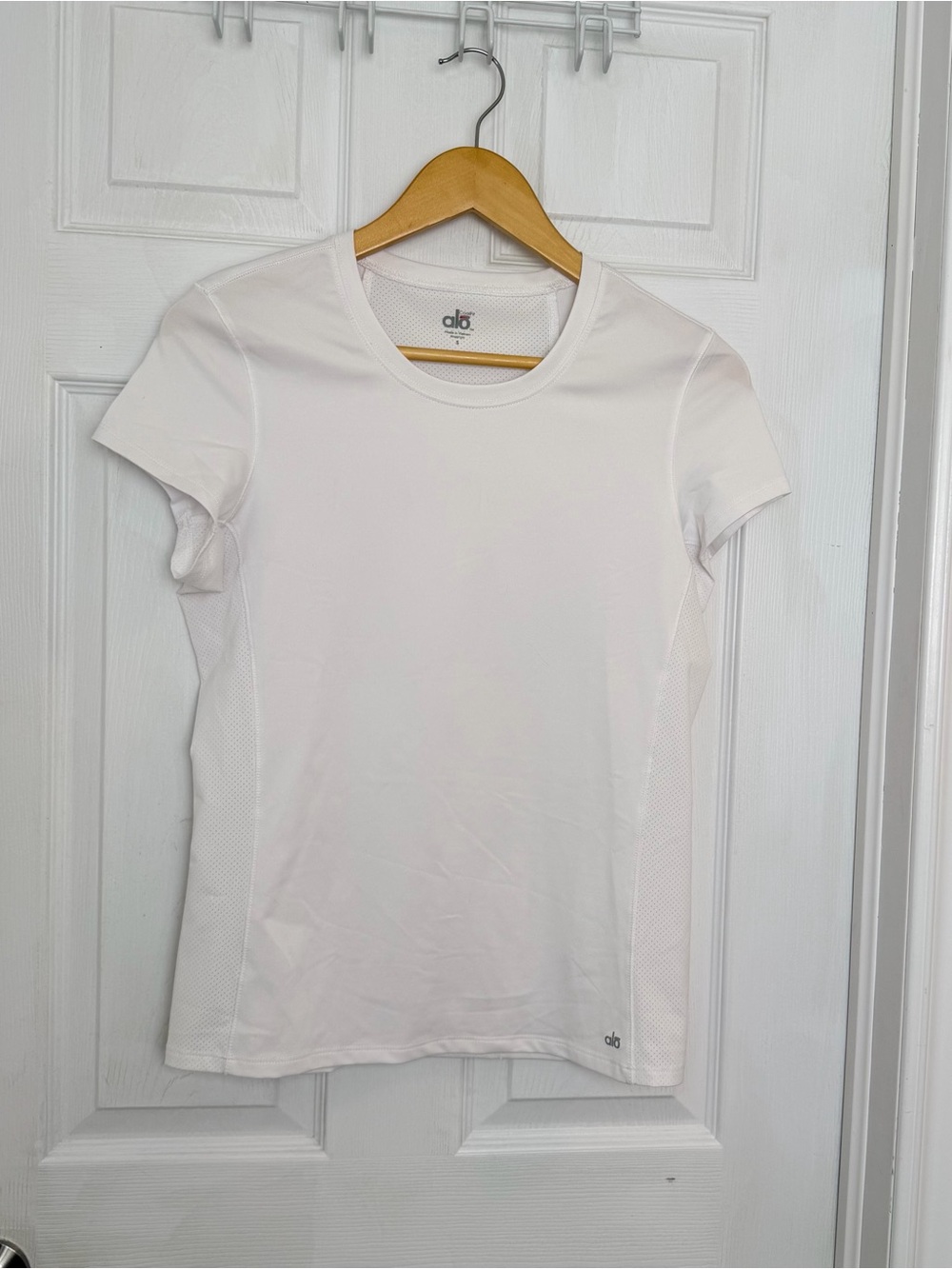 Alo Yoga CoolFit White Athletic Short Sleeve Tee Top Women's Small